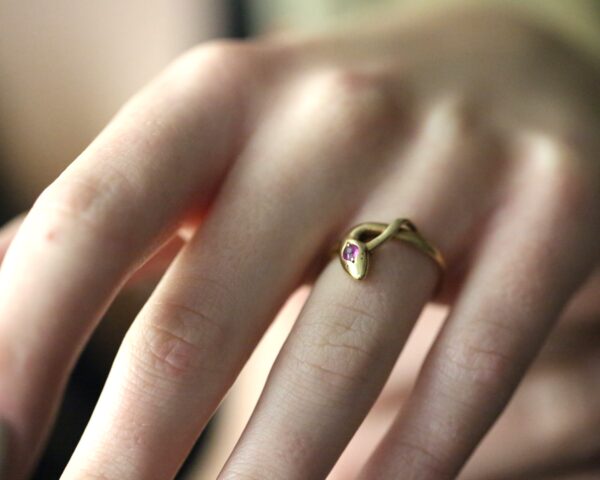 Snake ring i 14 karat guld
