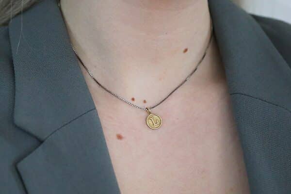 18 karat guld vedhæng (Bogstav L)